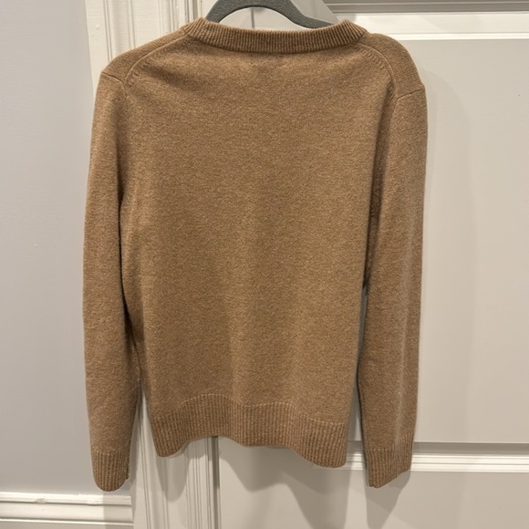 Beautiful Crewcuts camel cashmere sweater in size 8/9 - Picture 2 of 3